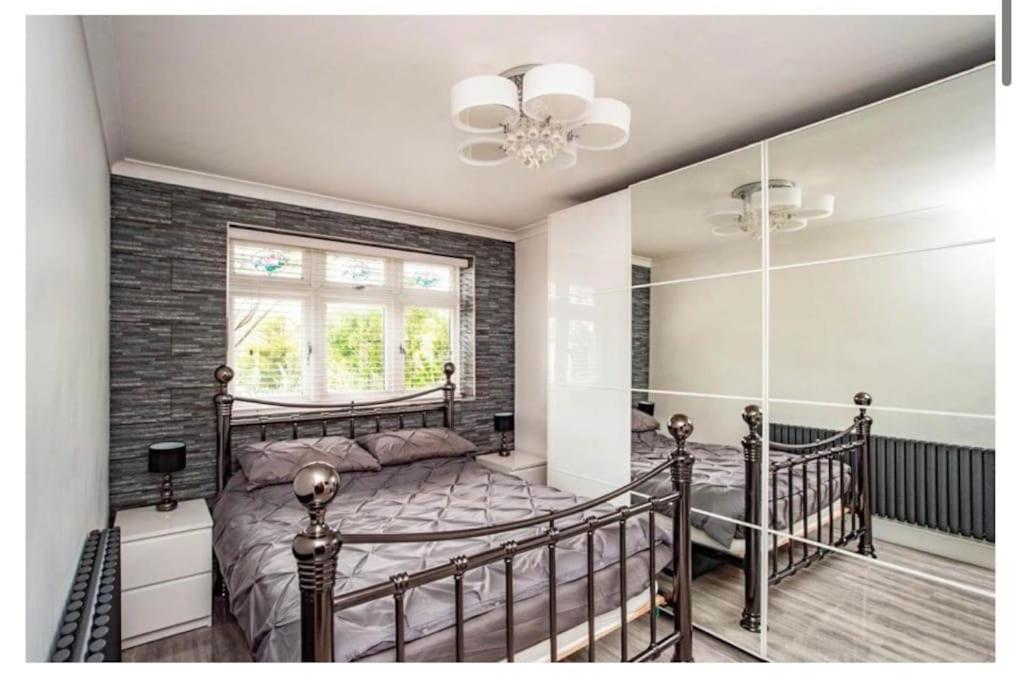 2 Bed - Walking Distance To Harry Potter Studio Watford  Eksteriør billede